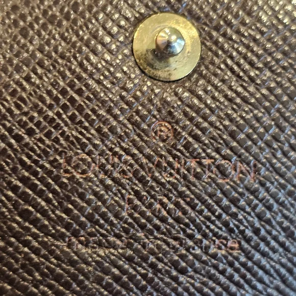 Louis Vuitton Damier Ebene 4 Key Case Holder W/Twilly, Charms, & Wristlet Added - Picture 3 of 17